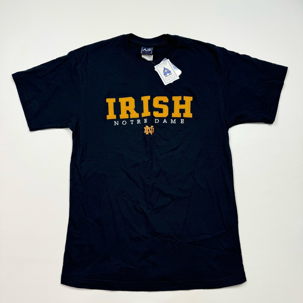 NEW! Men’s VTG NCAA Notre Dame Fighting Irish Short Sleeve T-Shirt Size Medium